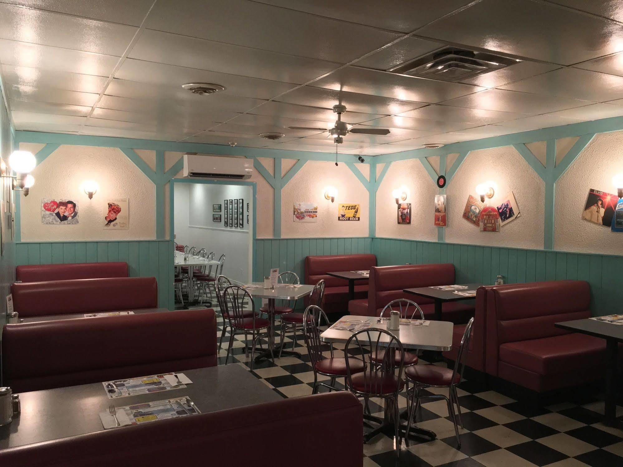 Fairway Inn Sussex Luaran gambar