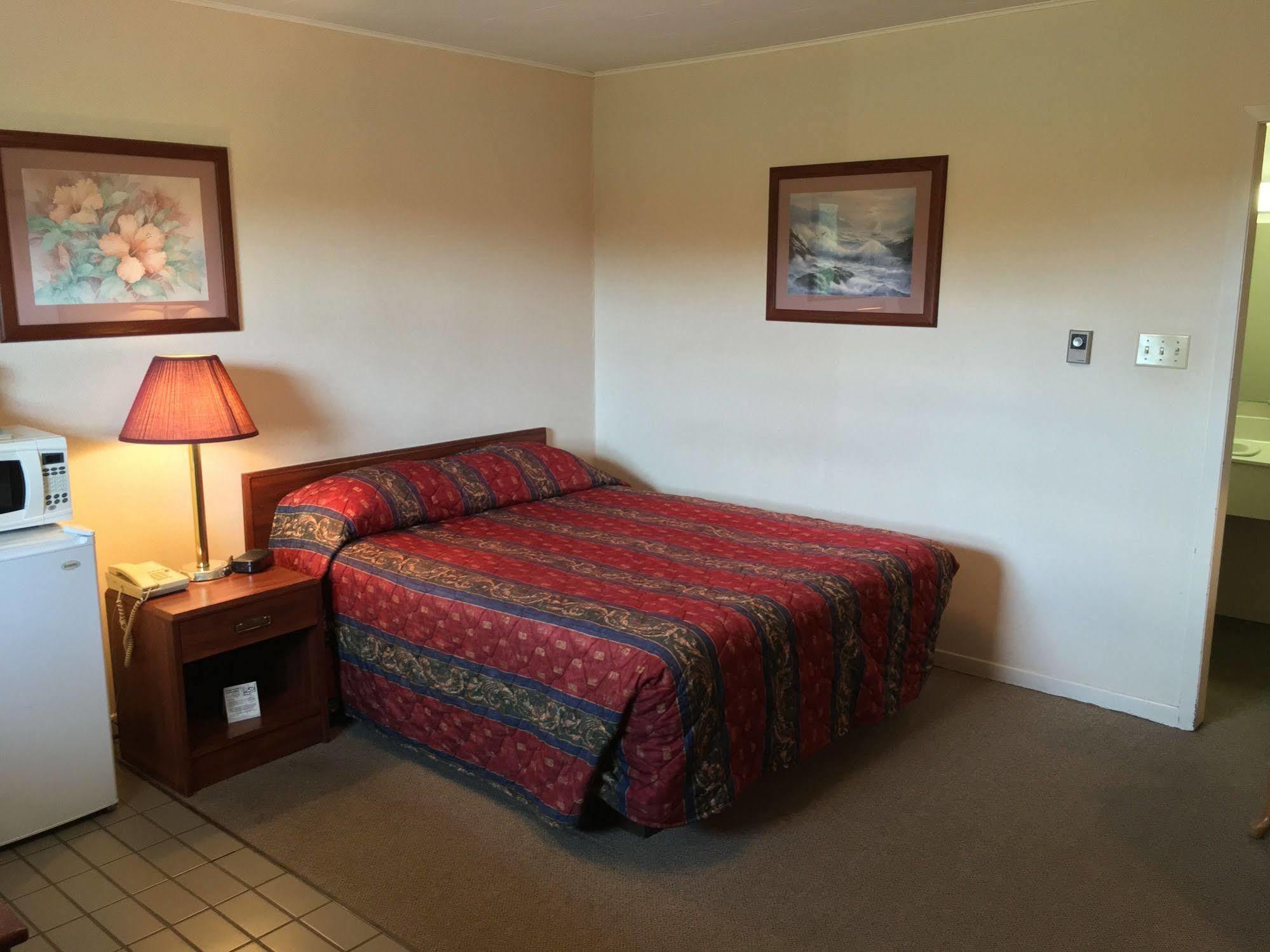 Fairway Inn Sussex Luaran gambar